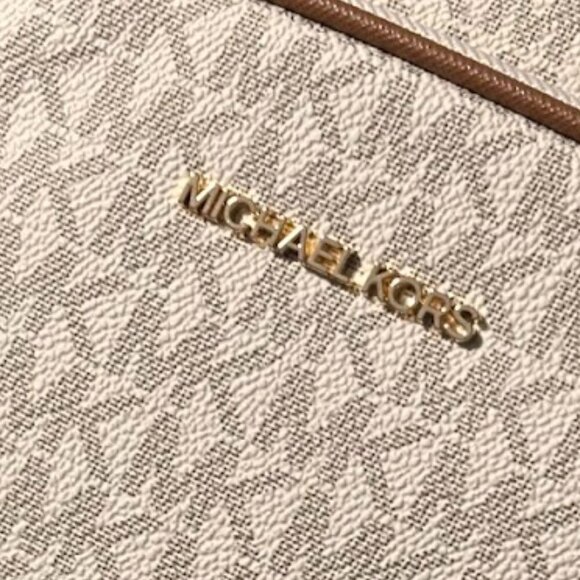 Michael Kors $398 Jet Set Travel Medium Signature Logo Crossbody Vanilla NWT - Picture 8 of 15